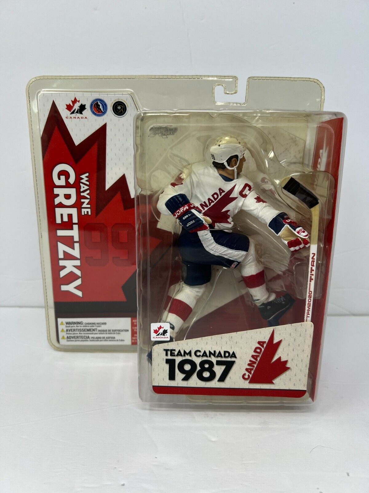 McFarlane NHL Wayne Gretzky White Jersey 1987 Team Canada 6 Inch Figure