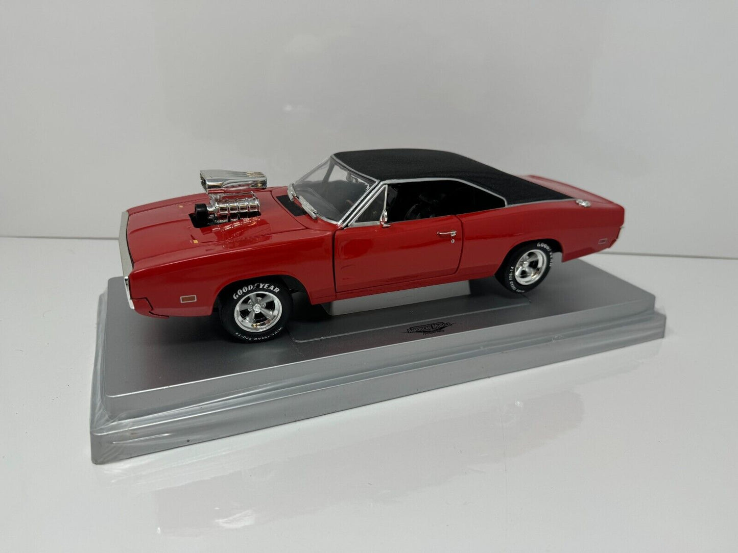 Ertl American Muscle Street Machine 1970 Dodge Charger 1:18 Diecast