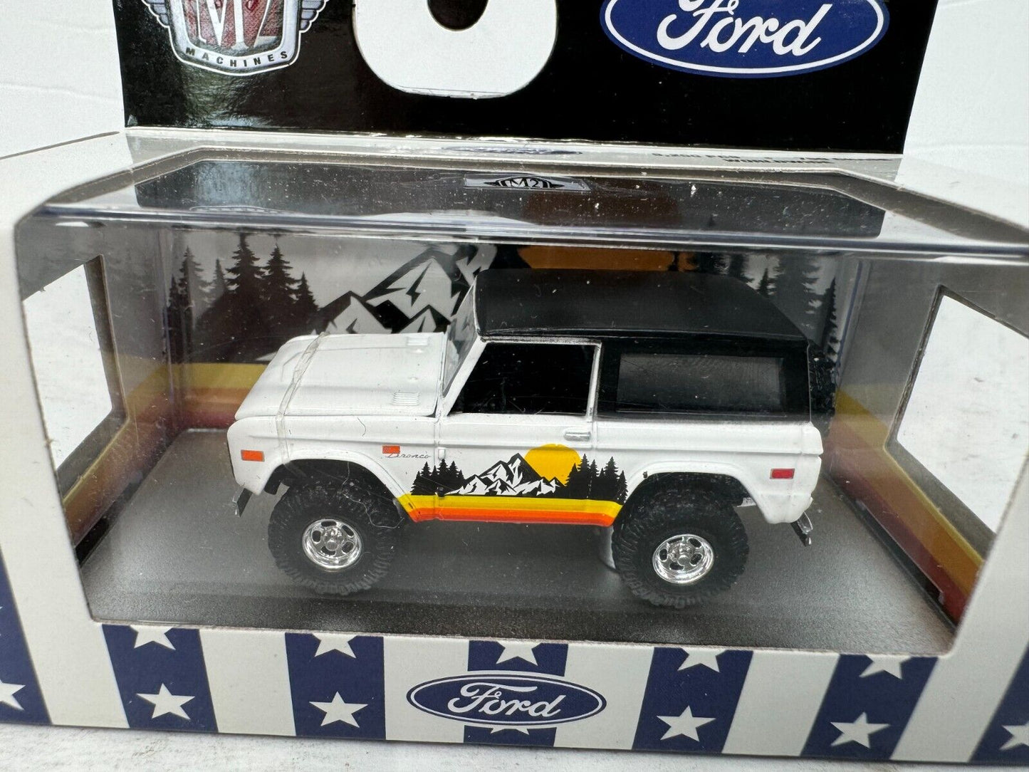 M2 Machines 1976 Ford Bronco 1:64 Diecast