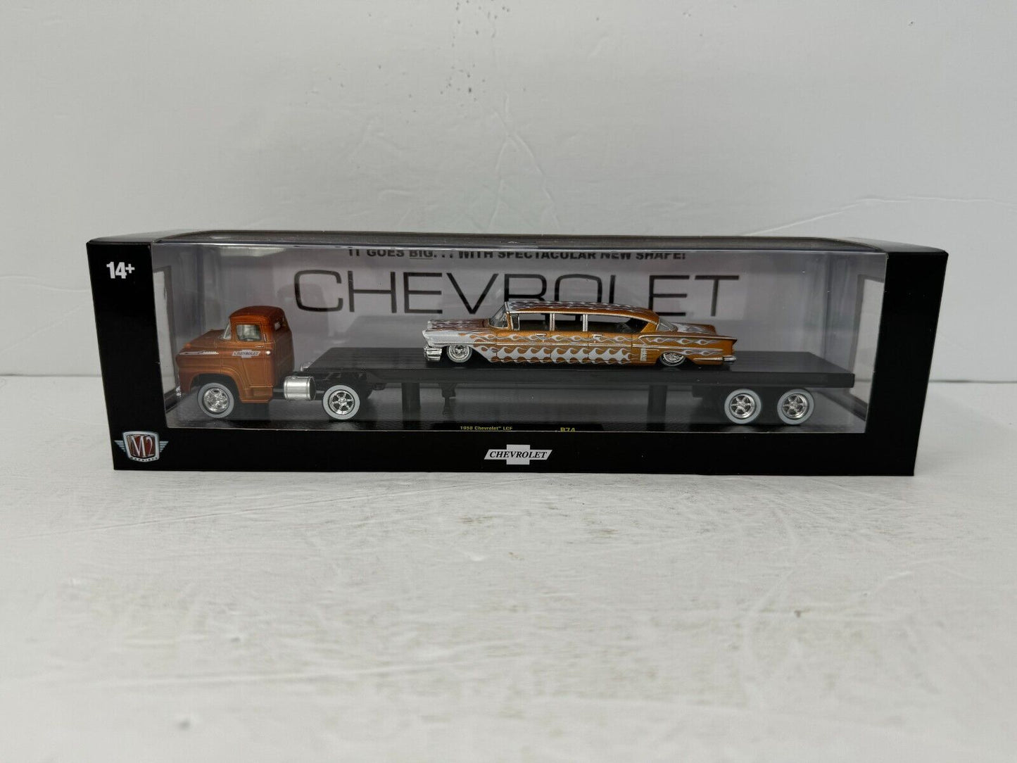 M2 Machines 1958 Chevrolet LCF & 1958 Chevy Impala Auto-Haulers 1:64 Diecast