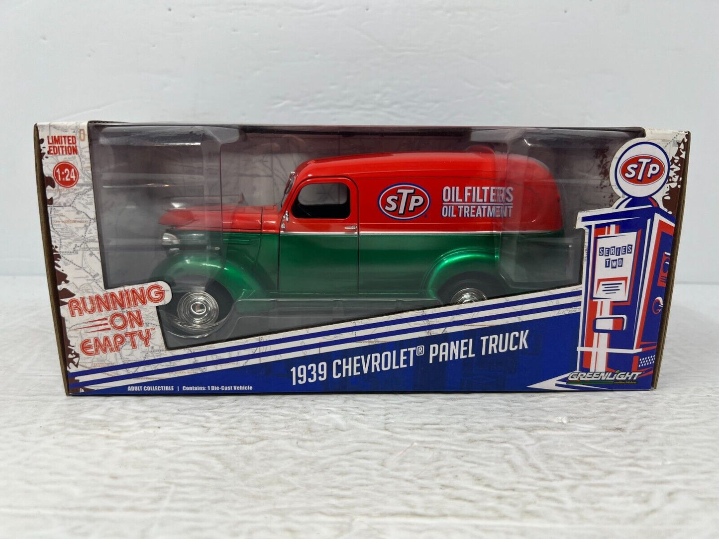 Greenlight Running on Empty 1939 Chevrolet Panel Truck Green Machine 124 Diecast