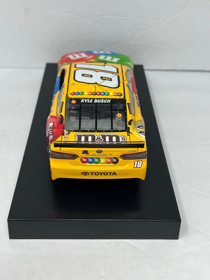 Lionel Nascar #18 Kyle Busch M&M's 2019 Toyota Camry 1:24 Diecast