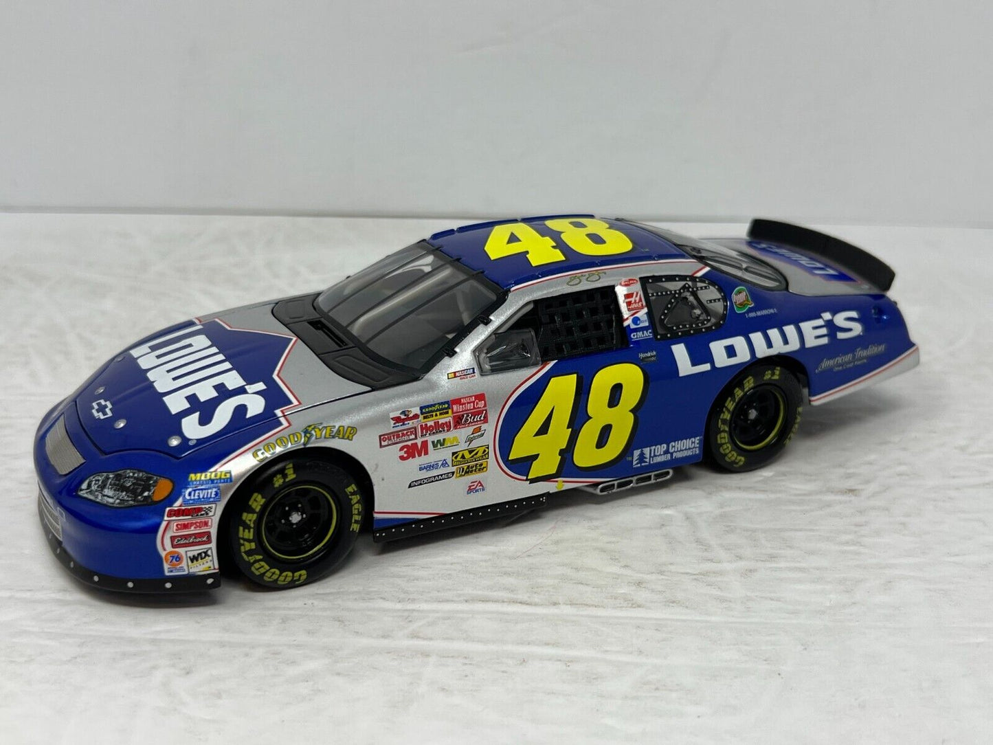 Action Nascar #48 Jimmie Johnson Lowe's GM Dealers 2004 Monte Carlo 1:24 Diecast