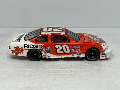 Action Nascar #20 Tony Stewart Home Depot Coca-Cola Polar Bear 2001 1:24 Diecast