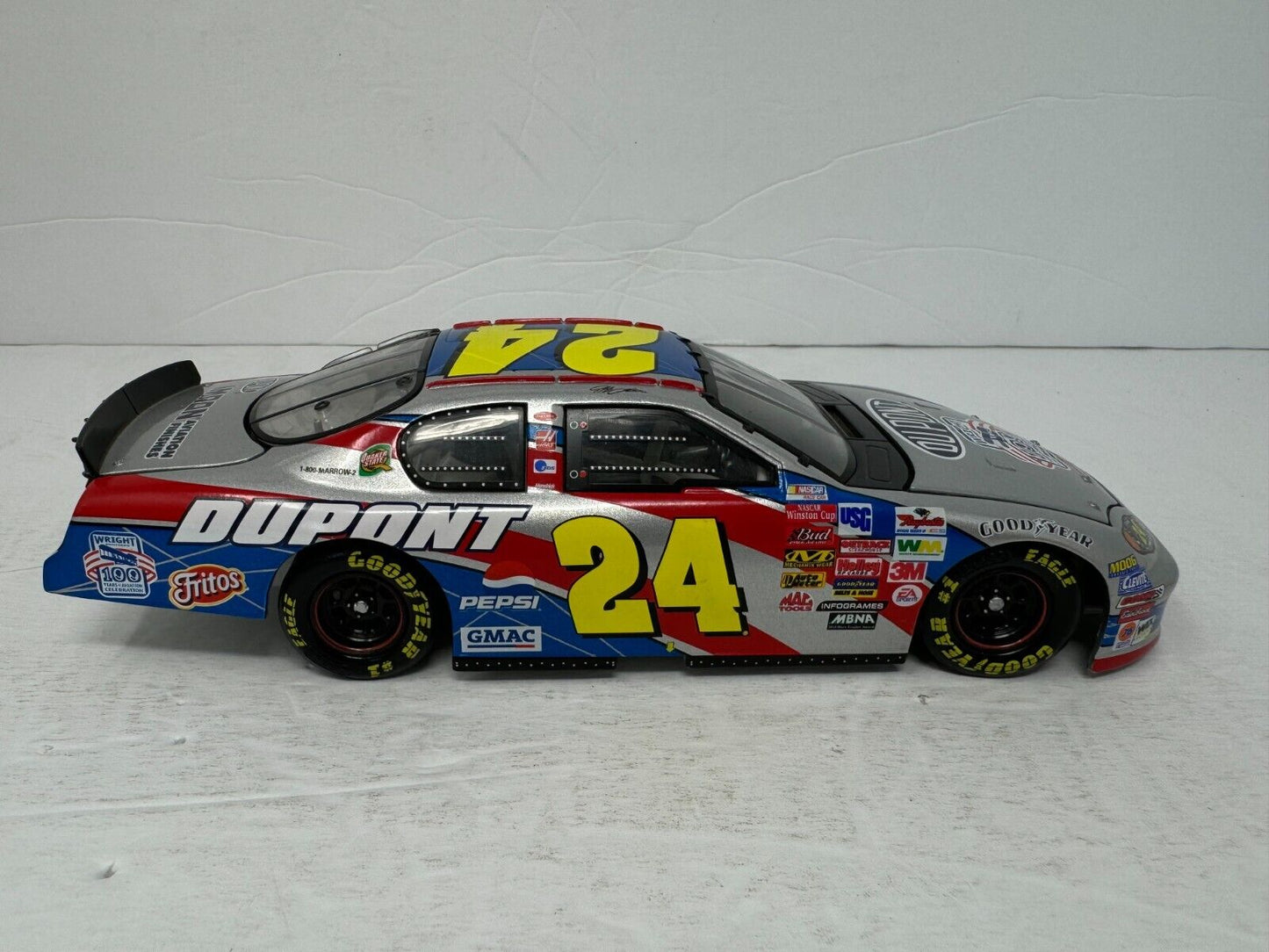 Action Nascar #24 Jeff Gordon DuPont Wright Brothers 2003 Chevy 1:24 Diecast