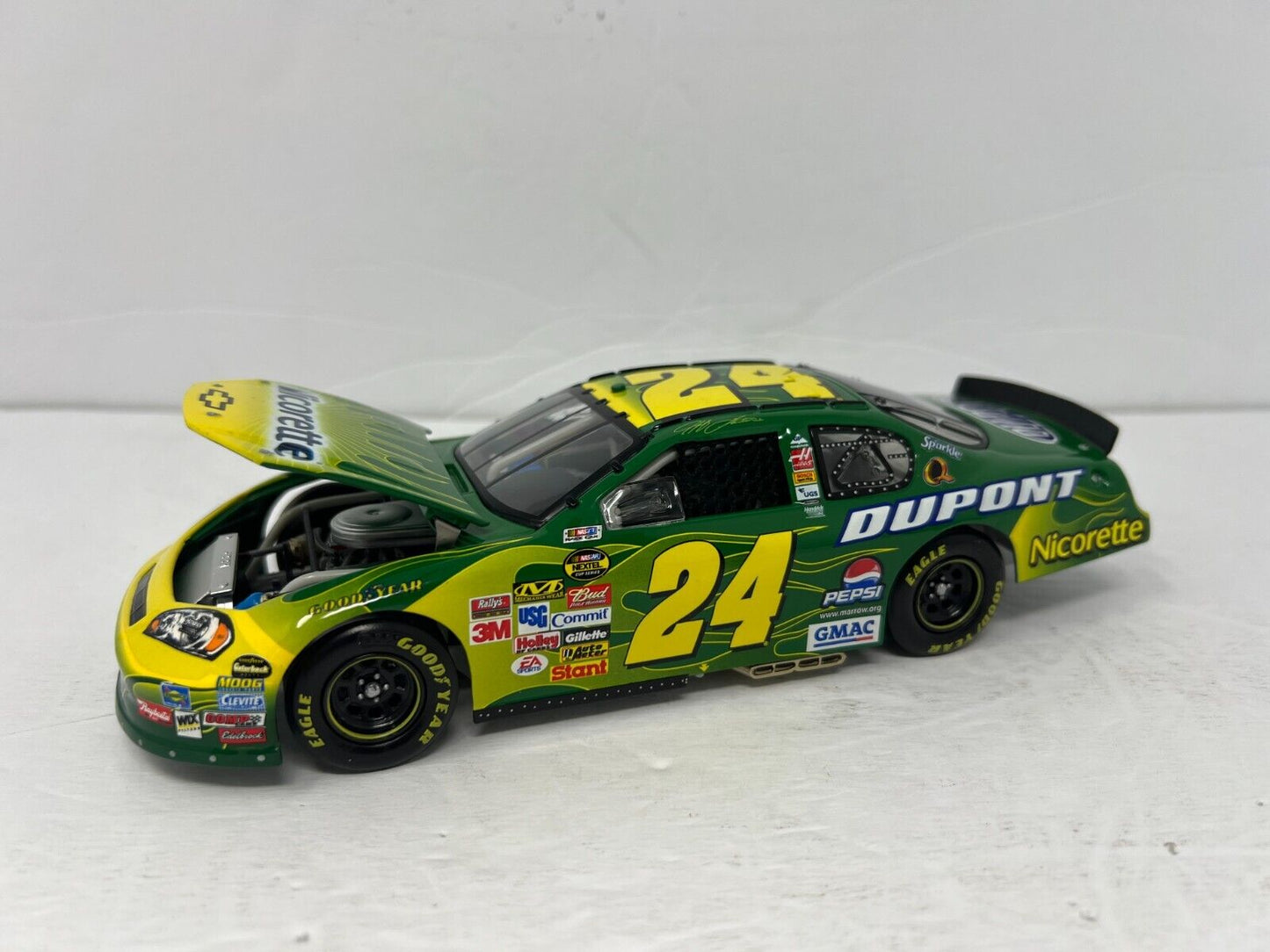 Action Nascar  #24 Jeff Gordon Owners Select Nicorette Monte Carlo 1:24 Diecast