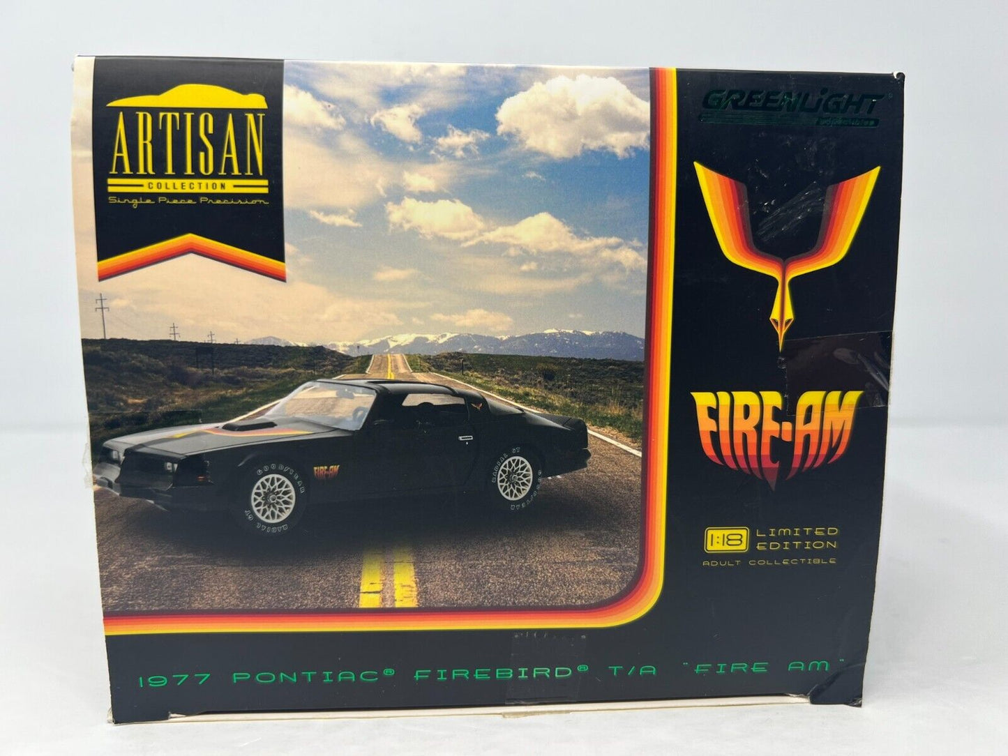 Greenlight 1977 Pontiac Trans Am Starlite Black & Golden Eagle Hood 1:18 Diecast