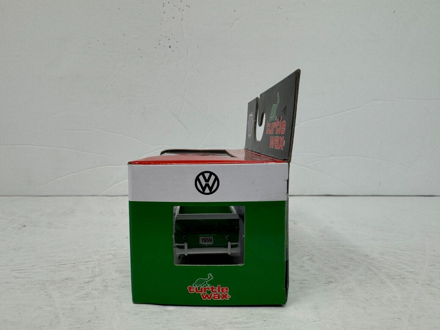 M2 Machines Turtle Wax 1959 VW Double Cab Truck USA Model 1:64 Diecast