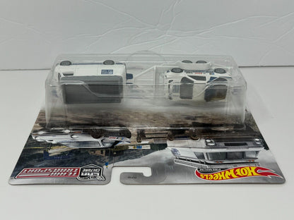 Hot Wheels Premium Team Transport #33 Ford RS200 & Rally Van 1:64 Diecast