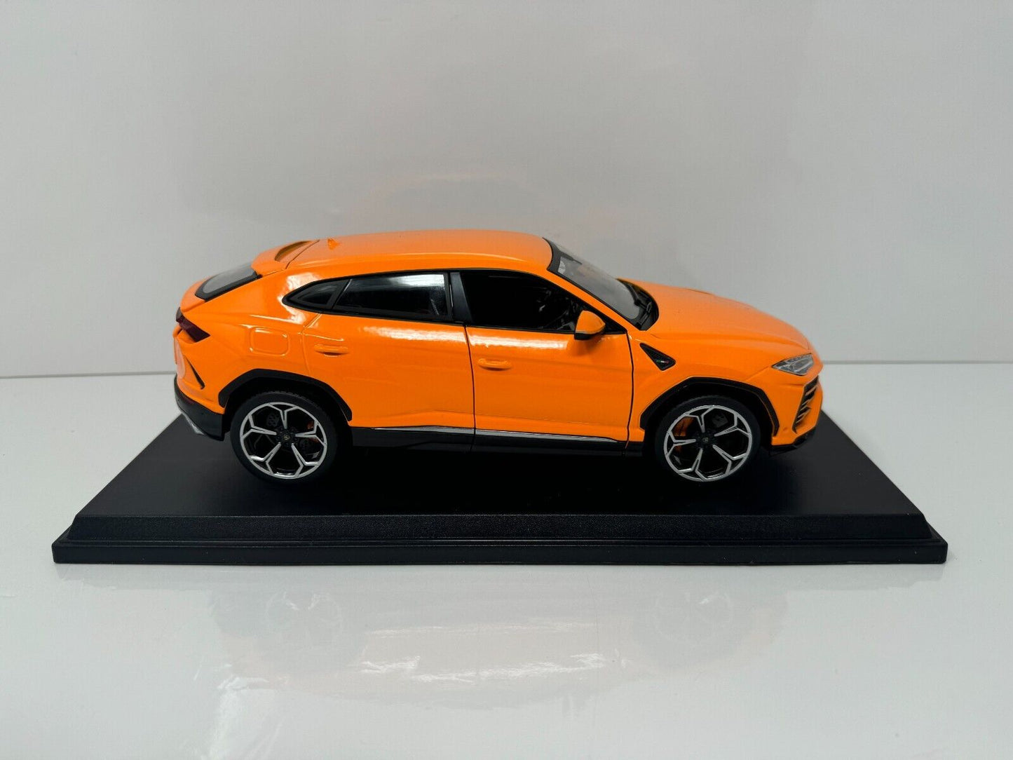 Maisto Lamborghini Urus Special Edition 1:18 Diecast