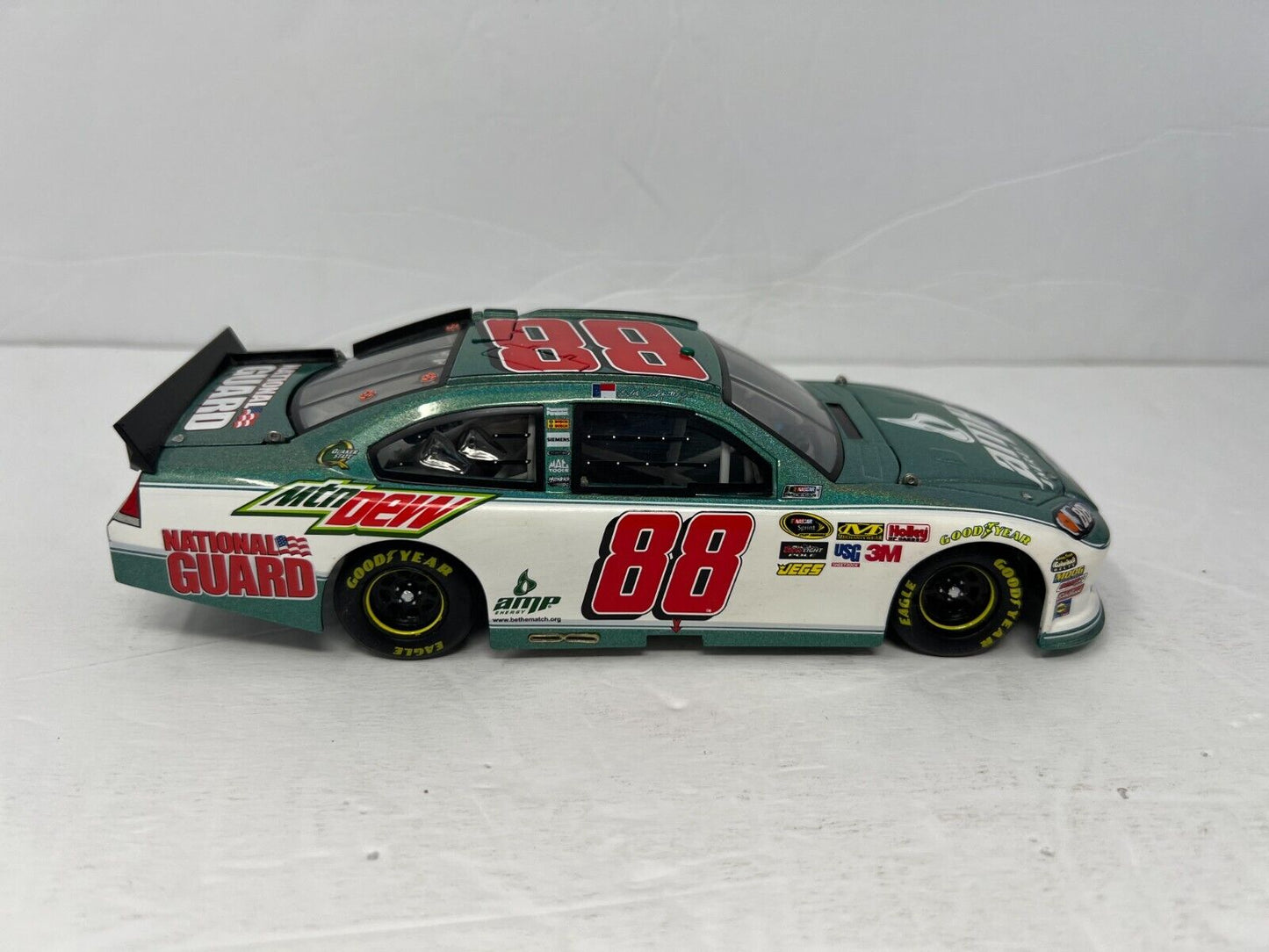 Lionel Nascar #88 Dale Earnhardt Jr. AMP Energy '11 Chevy Flashcoat 1:24 Diecast