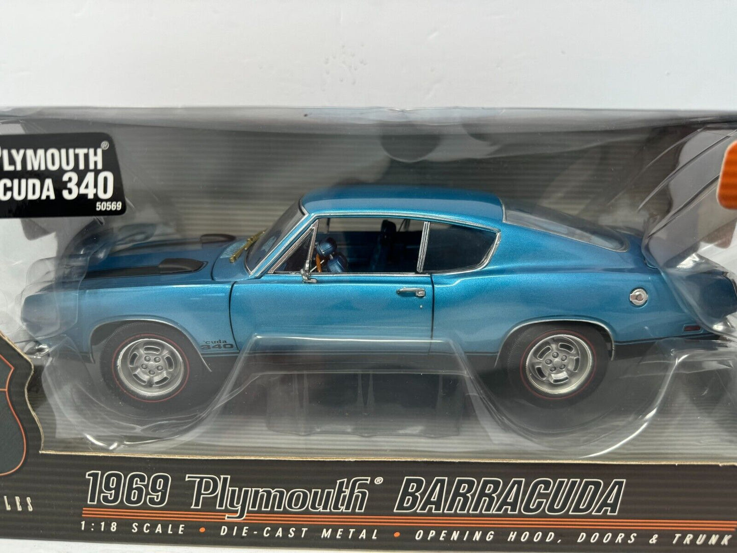 Highway 61 Collectibles 1969 Plymouth Barracuda 340 1:18 Diecast