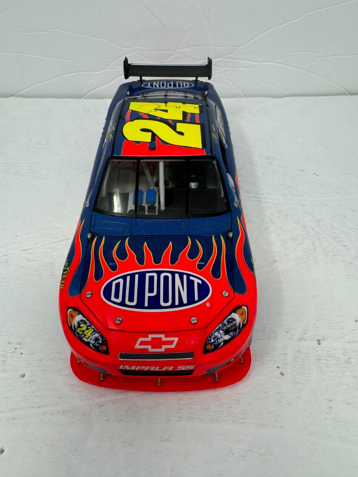 Motorsports Authentics #24 Jeff Gordon DuPont 2007 Impala SS COT 1:24 Diecast