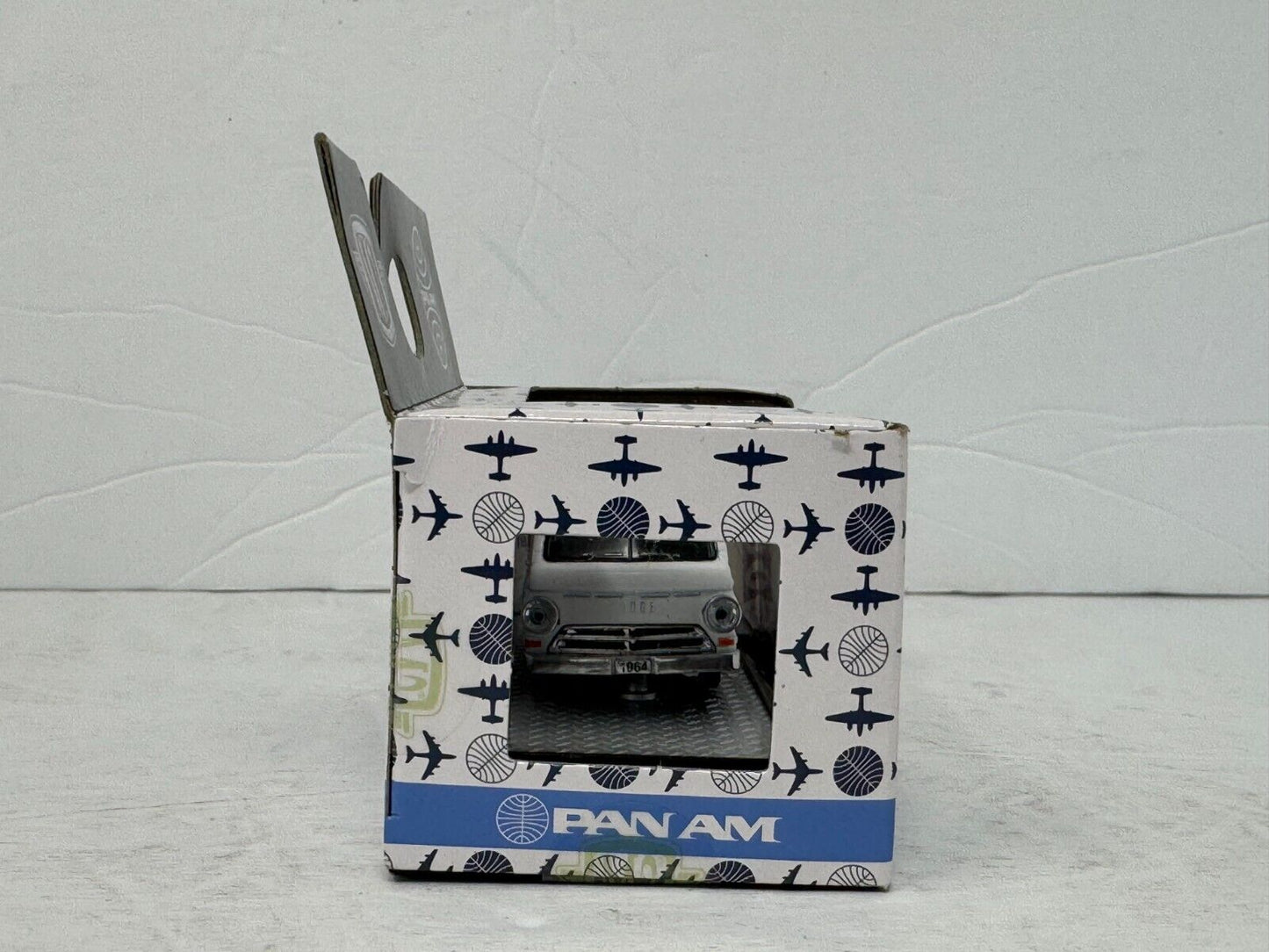 M2 Machines 1964 Pan-Am Dodge A100 Panel Van 1:64 Diecast