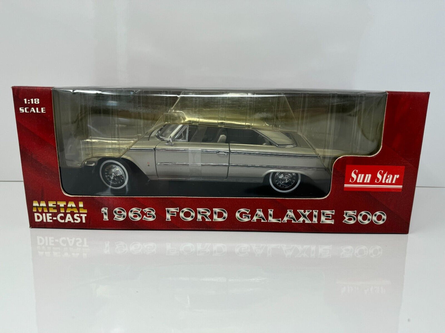 Sun Star 1963 Ford Galaxie 500 Hard Top 1:18 Diecast