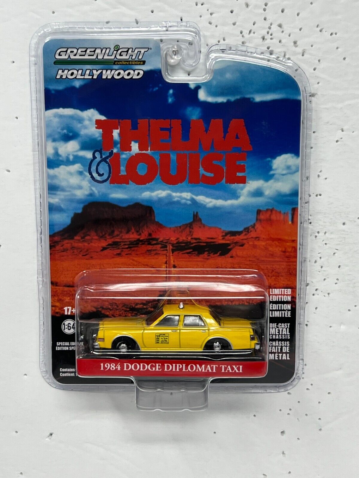 Greenlight Hollywood Thelma & Louise 1984 Dodge Diplomat Taxi 1:64 Diecast