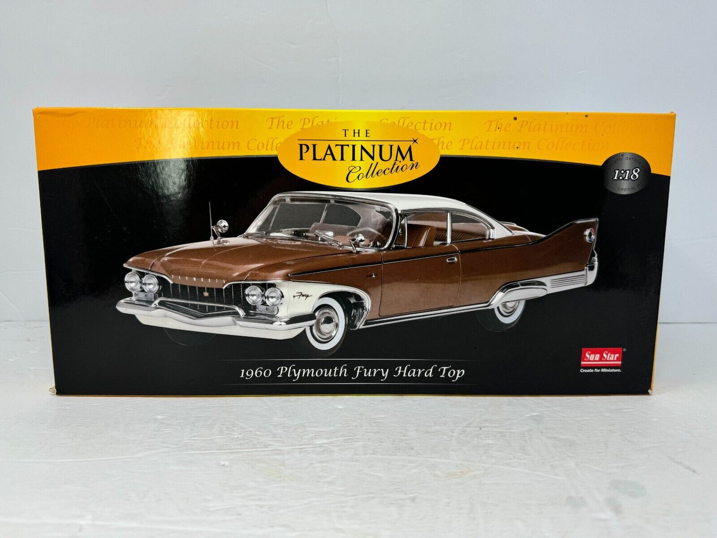 Sun Star 1960 Plymouth Fury Hard Top Platinum Collection 1:18 Diecast