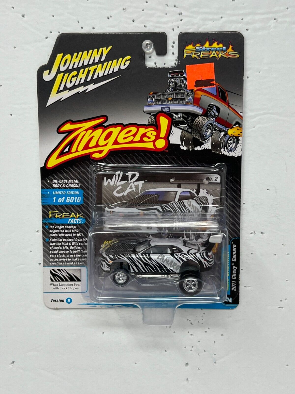 Johnny Lightning Zingers! 2011 Chevy Camaro 1:64 Diecast Version B