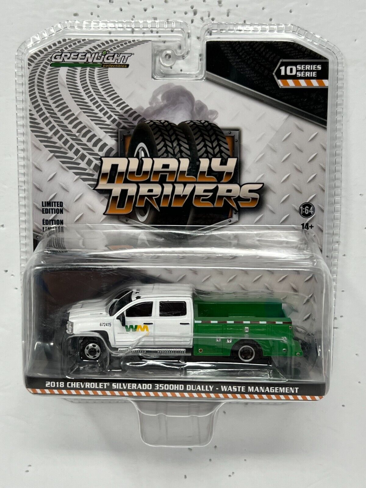 Greenlight Dually Drivers 2018 Chevrolet Silverado 3500HD Dually 1:64 Diecast