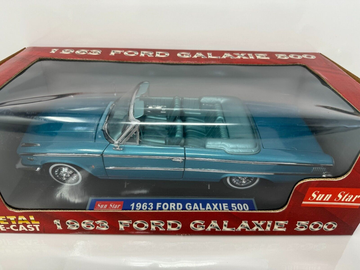 Sun Star 1963 Ford Galaxie 500 1:18 Diecast