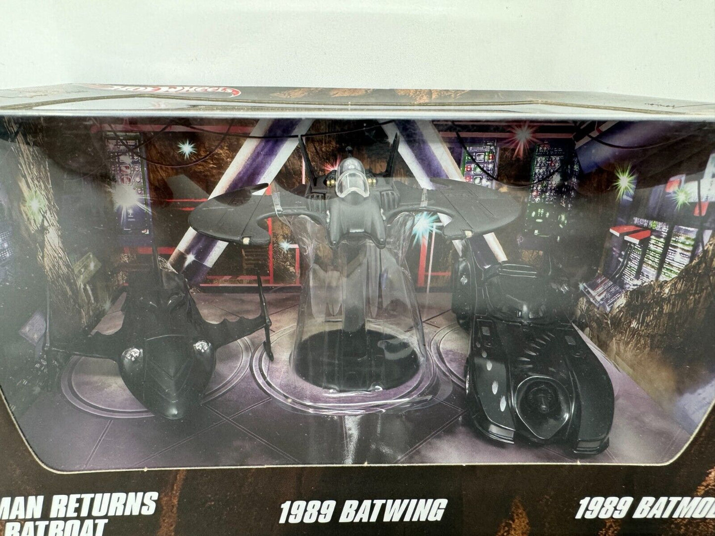 Hot Wheels Batman Begins & Batmobile & Bat-Boat & Bat-Wing 3-Pack 1:50 Diecast