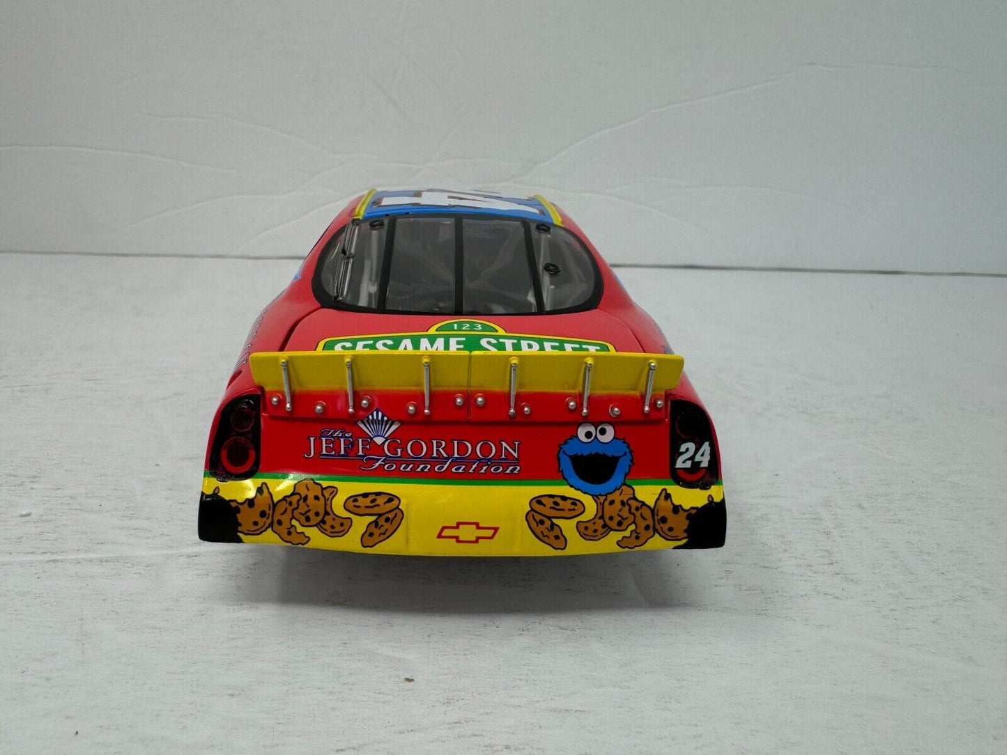 Action Nascar #24 Jeff Gordon Foundation Sesame Street 2003 Chevy 1:24 Diecast