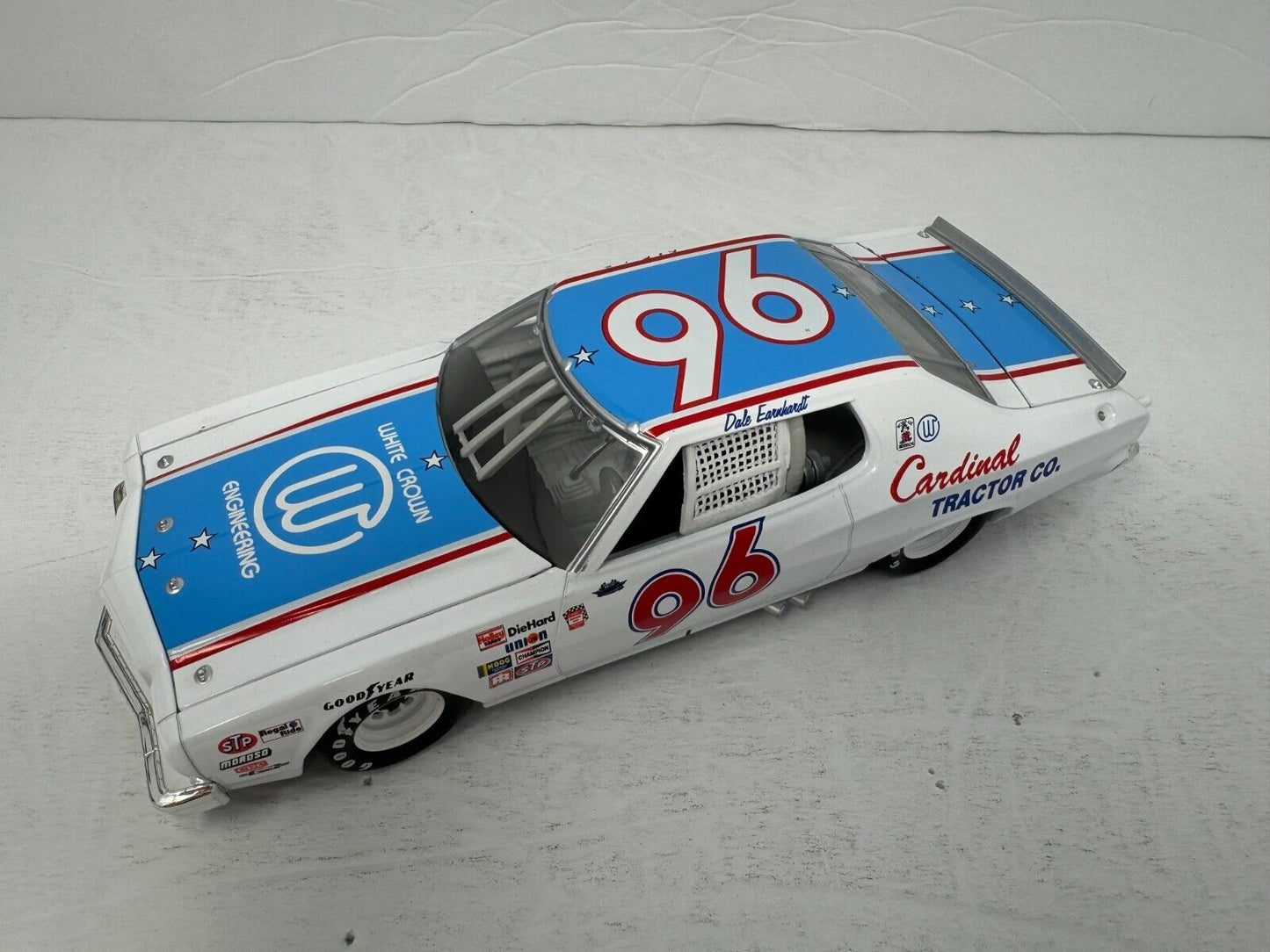 Lionel Nascar #96 Dale Earnhardt Cardinal Tractor 1978 Ford Torino 1:24 Diecast