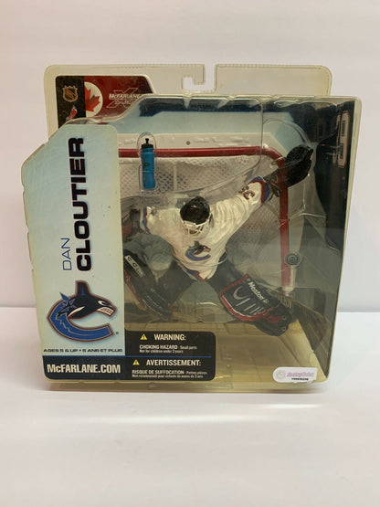 Mcfarlane NHL Dan Cloutier Vancouver Canucks Chase White Jersey Series 5 Figure