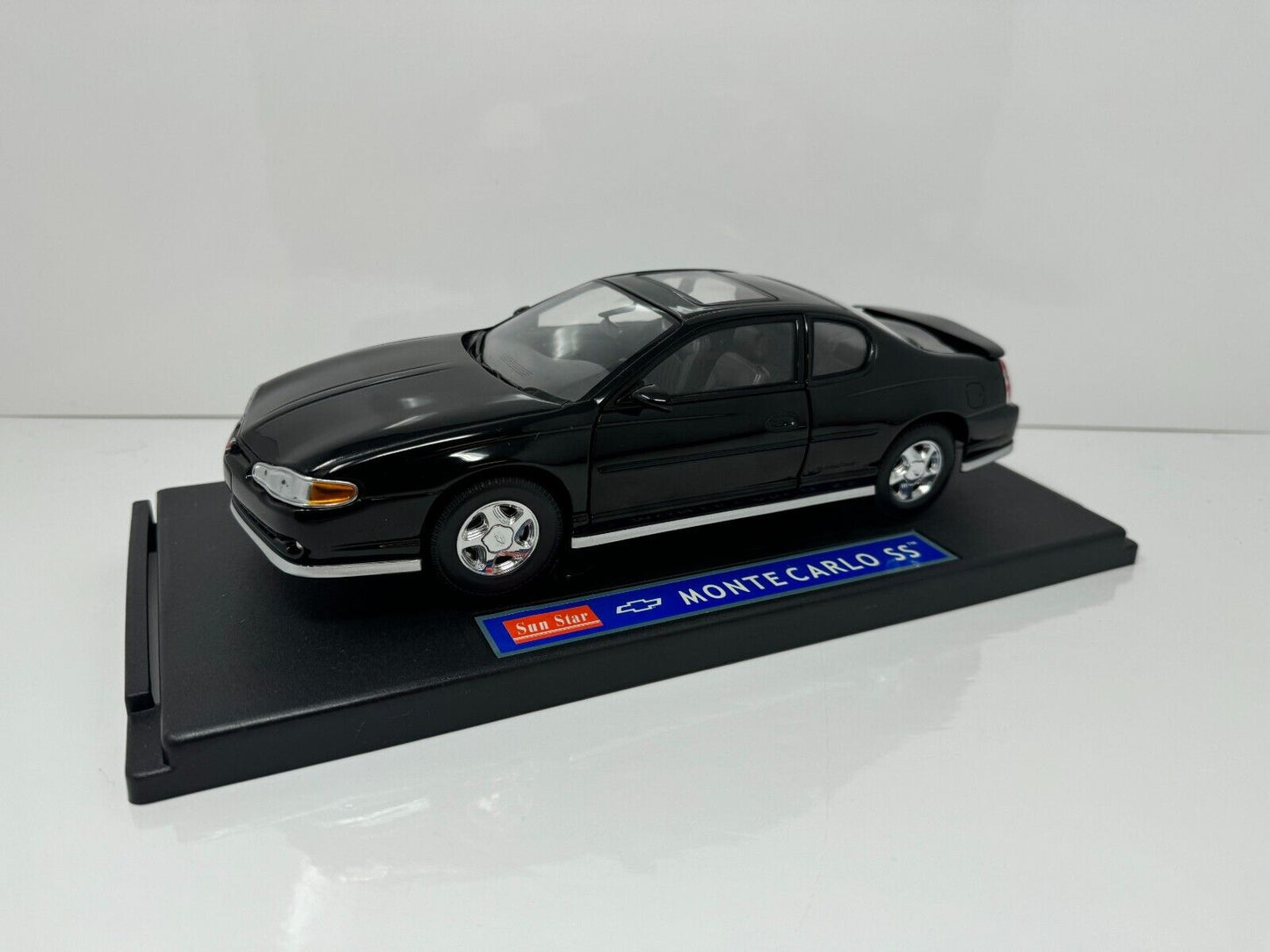 Sun Star 2000 Chevy Monte Carlo SS 1:18 Diecast