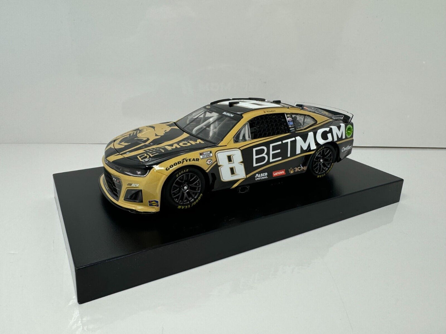 Lionel Nascar #8 Kyle Busch BetMGM 2023 Chevrolet Camaro ZL1 1:24 Diecast