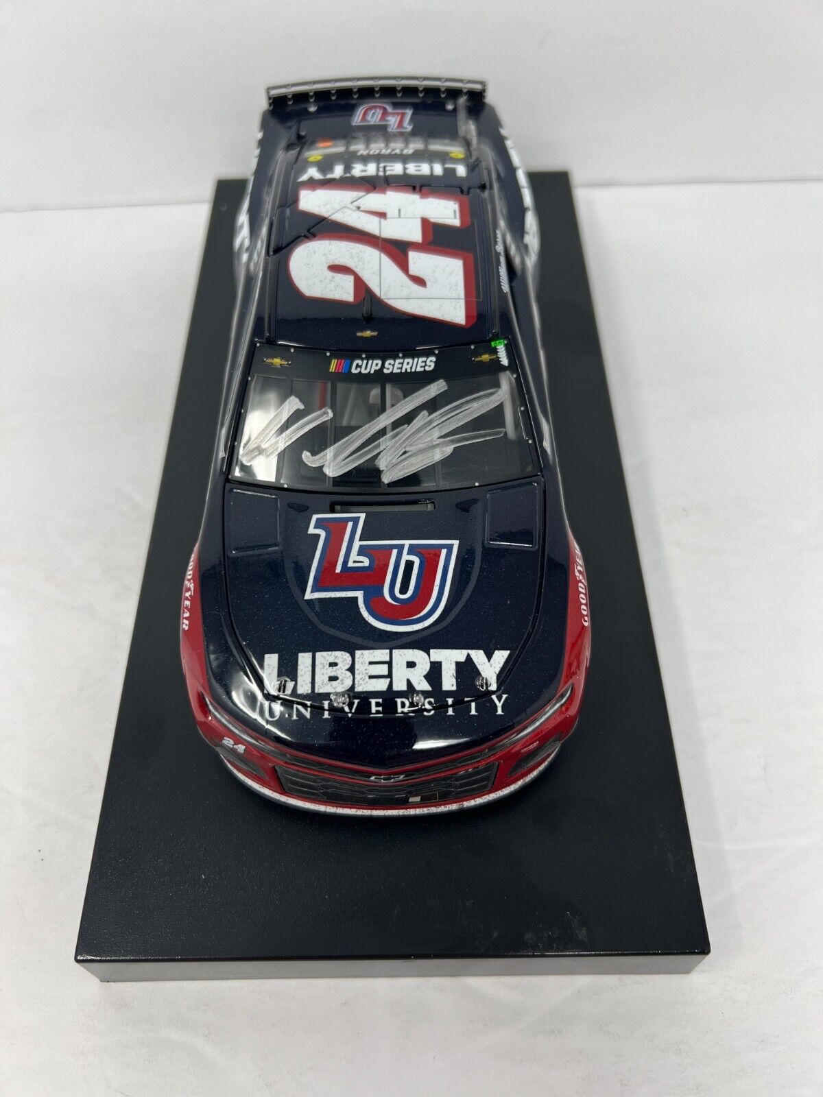 Lionel Nascar #24 William Byron Daytona Win 2020 Camaro ZL1 1:24 Diecast AUTO'D