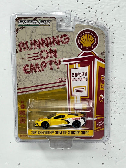 Greenlight Running on Empty 2021 Chevrolet Corvette Stingray Coupe 1:64 Diecast