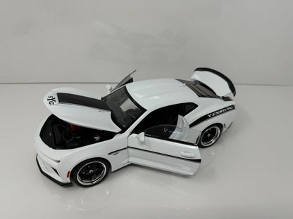 Autoworld 2018 Chevy Camaro Yenko Stage II Limited Edition 1:18 Diecast 1 / 702