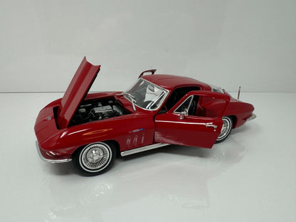 Maisto 1965 Chevrolet Corvette Special Edition 1:18 Diecast Red Color