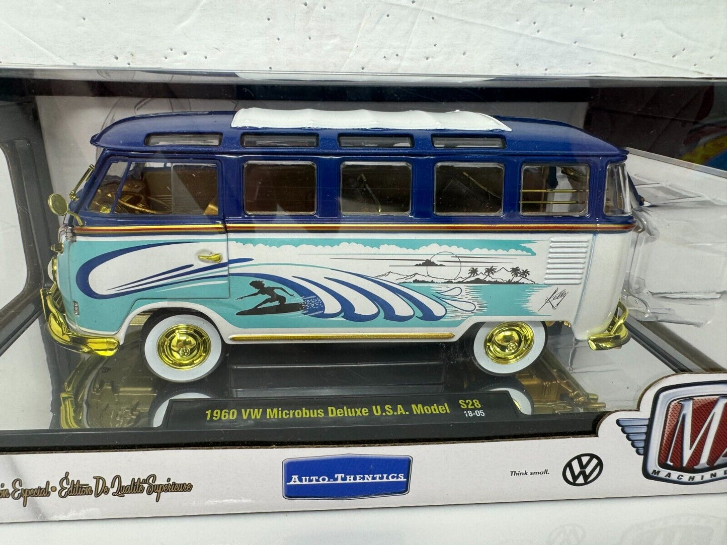 M2 Machines Auto-Thentics 1960 Volkswagen Microbus Deluxe CHASE 1:24 Diecast