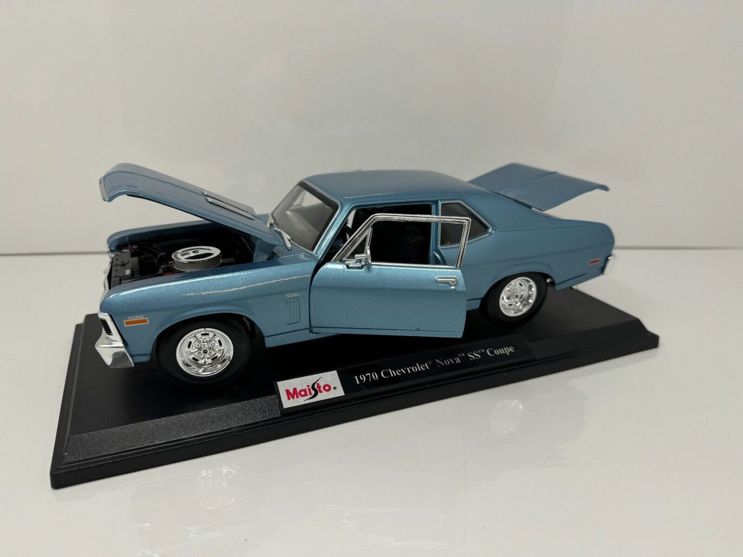 Maisto 1970 Chevrolet Nova SS Coupe Special Edition 1:18 Diecast