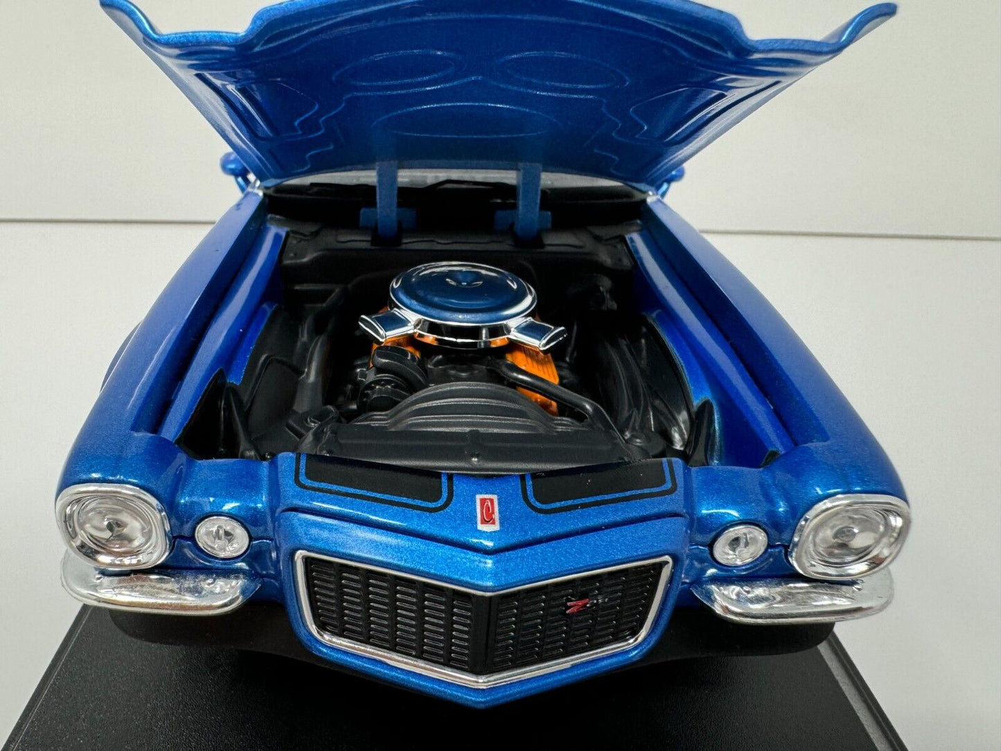 Maisto 1971 Chevrolet Camaro Special Edition 1:18 Diecast Blue