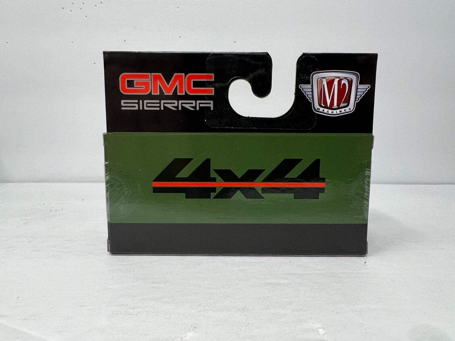 M2 Machines 1988 GMC Sierra 1500 4x4 1:64 Diecast