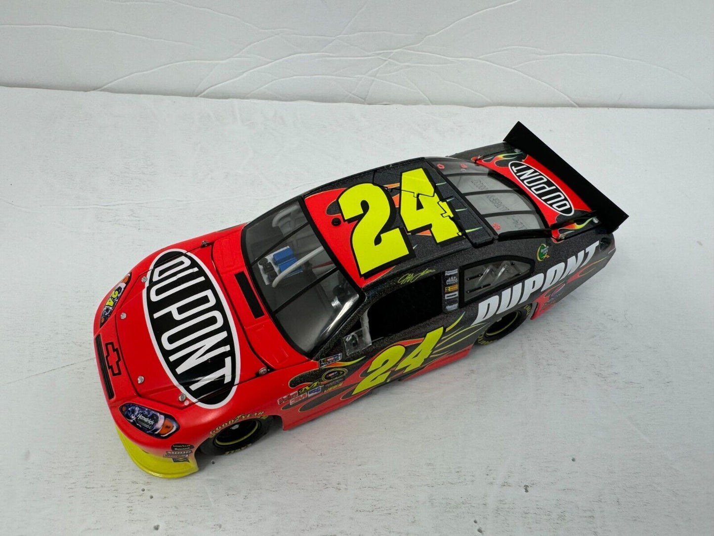 Action Nascar #24 Jeff Gordon DuPont 2011 Impala Flashcoat Color 1:24 Diecast