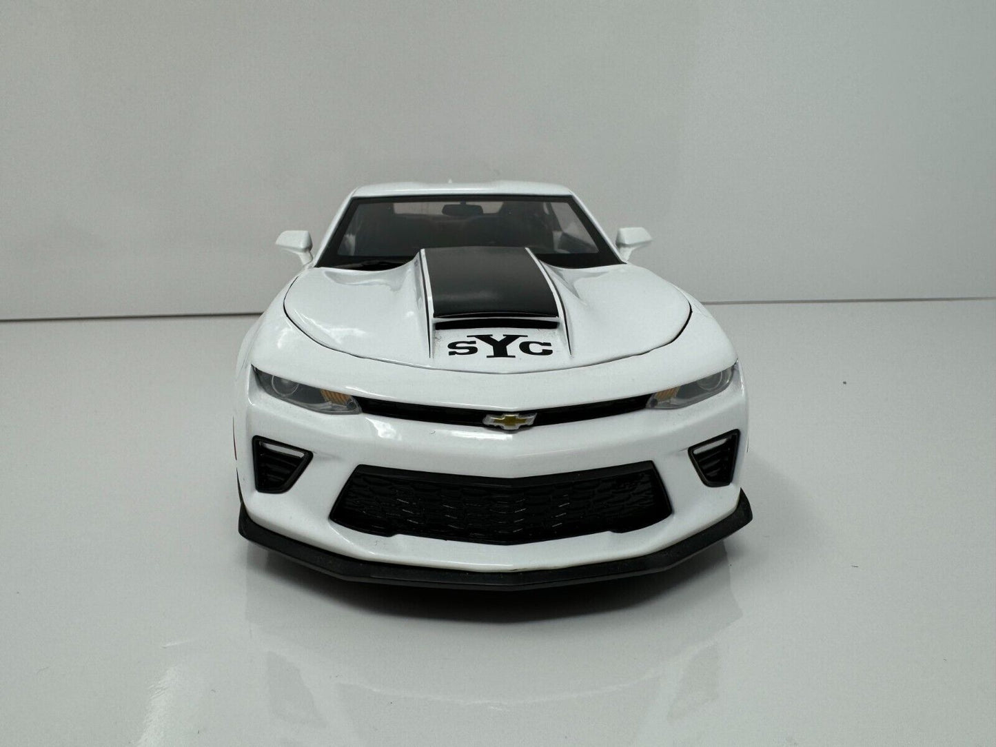 Autoworld 2018 Chevy Camaro Yenko Stage II Limited Edition 1:18 Diecast 1 / 702