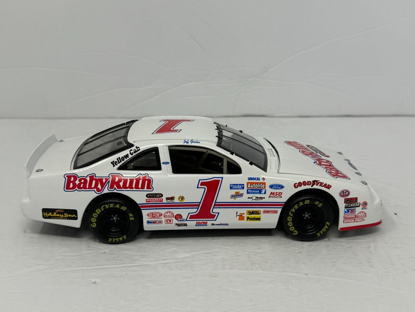 Action Nascar #1 Jeff Gordon Baby Ruth 1992 Ford Thunderbird 1:24 Diecast