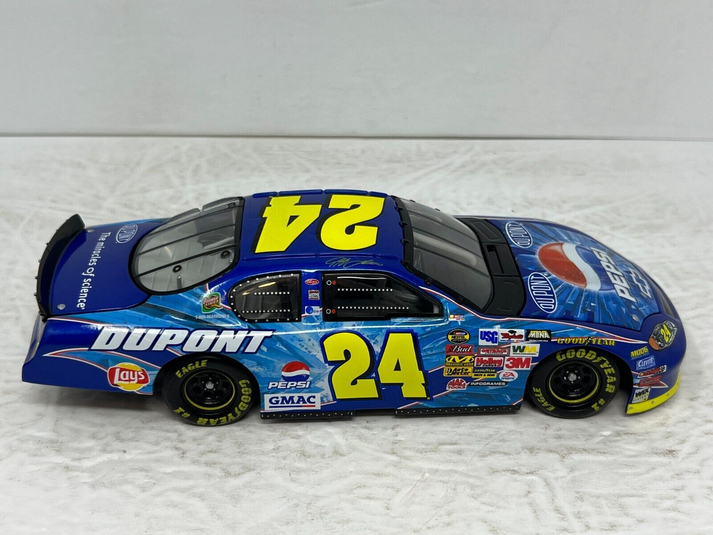 Action Nascar #24 Jeff Gordon Pepsi GM Dealers 2004 Chevy 1:24 Diecast 1 of 504