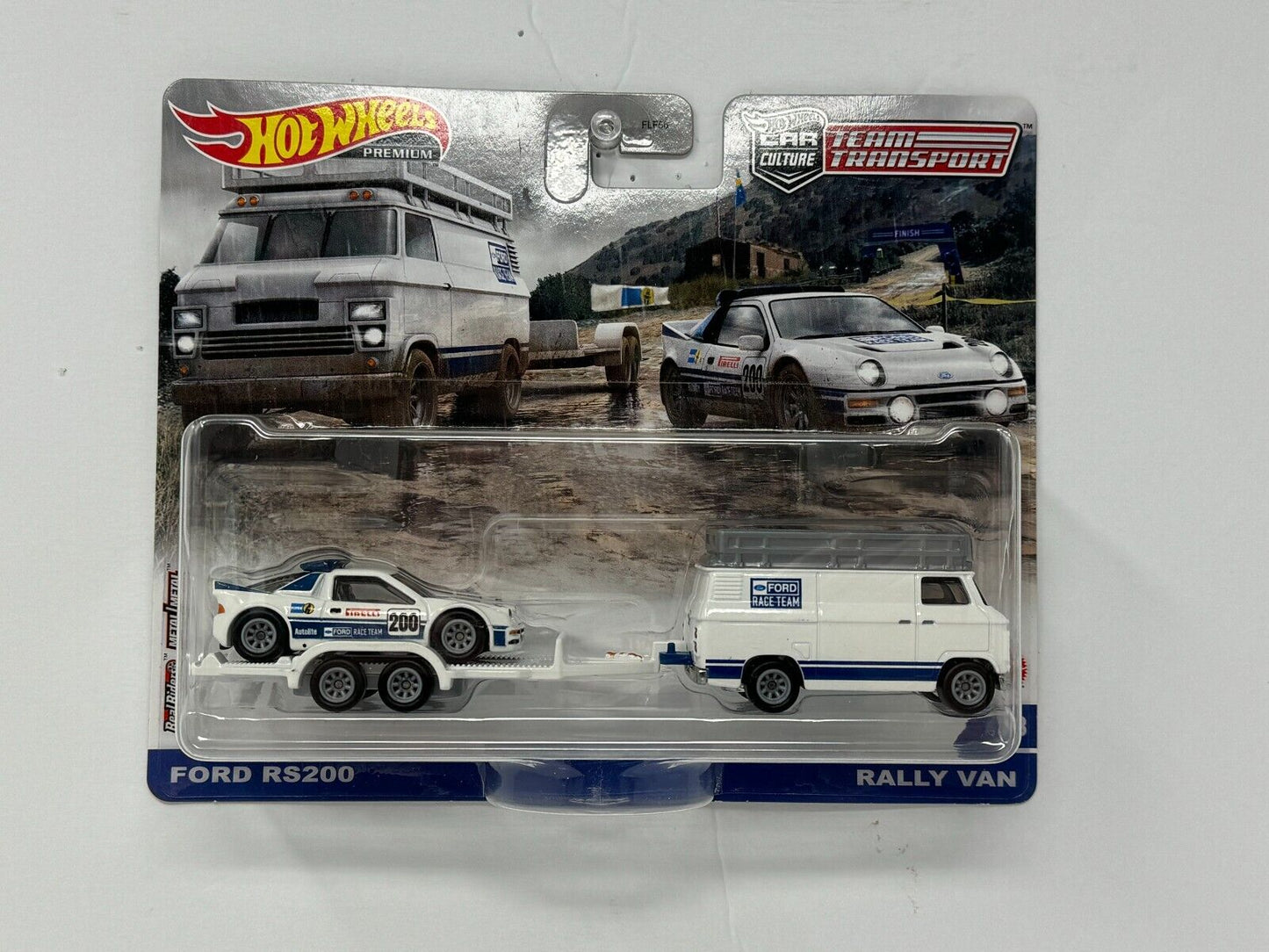 Hot Wheels Premium Team Transport #33 Ford RS200 & Rally Van 1:64 Diecast