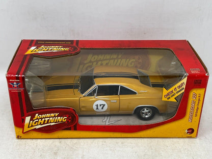 Johnny Lightning 1969 Dodge Charger R/T 1:24 Diecast