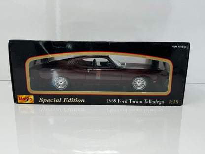 Maisto 1969 Ford Torino Talladega Special Edition 1:18 Diecast