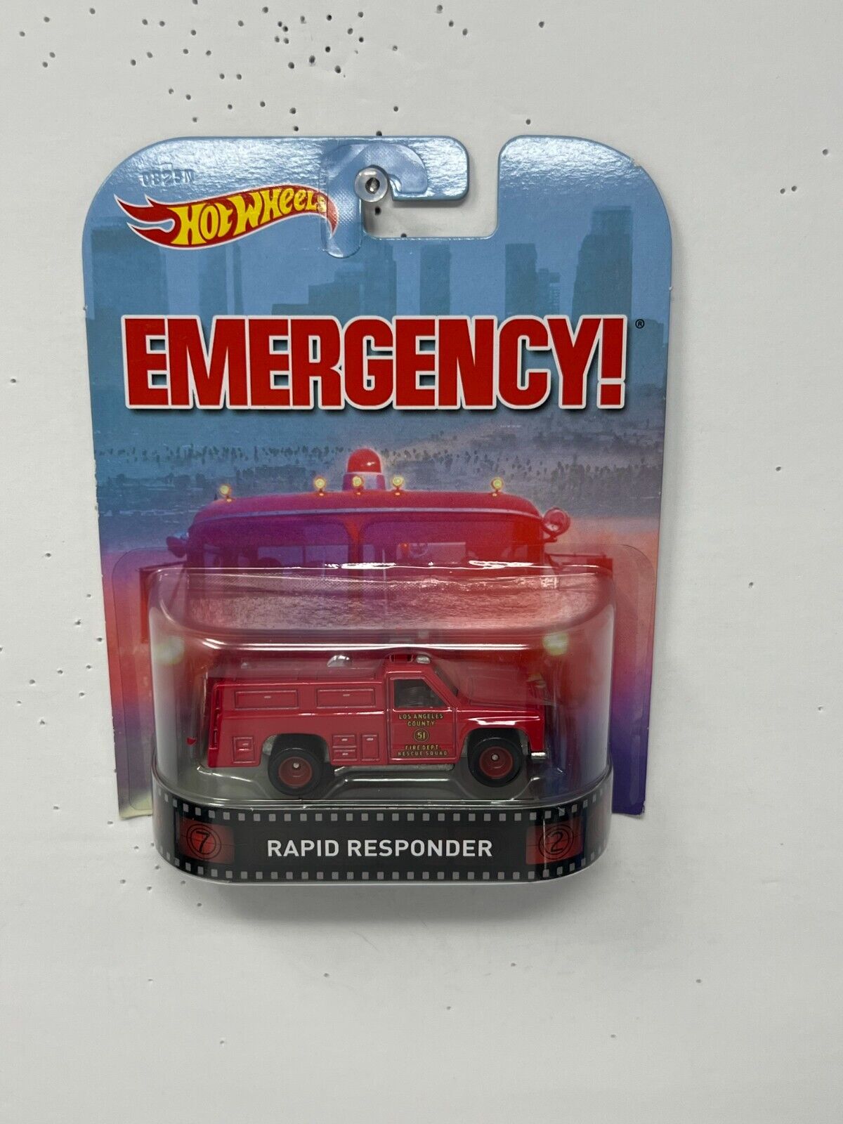 Hot Wheels Retro Entertainment Emergency! Rapid Responder 1:64 Diecast