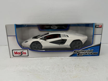 Maisto Lamborghini Countach LPI 800-4 Special Edition 1:18 Diecast White Color