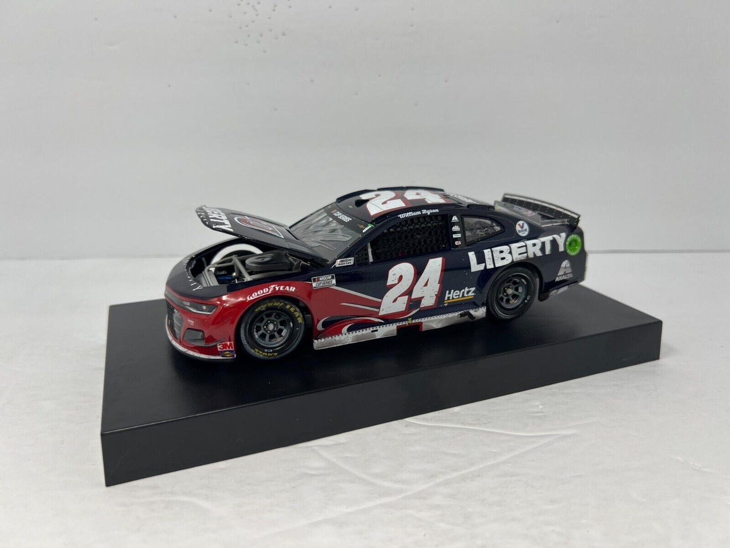 Lionel Nascar #24 William Byron Daytona Win 2020 Camaro ZL1 1:24 Diecast AUTO'D