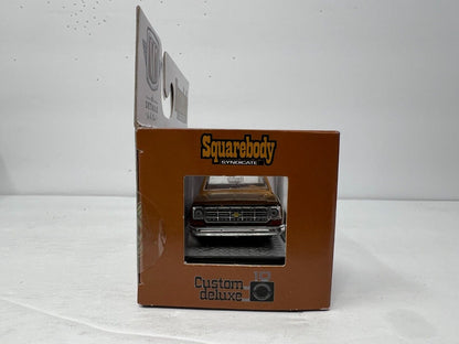 M2 Machines Squarebody 1979 Chevrolet Custom Deluxe 10-C-Minus 1:64 Diecast