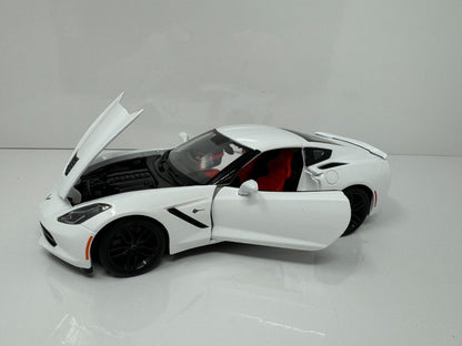 Maisto 2014 Chevrolet Corvette Stingray Z51 Special Edition 1:18 Diecast White